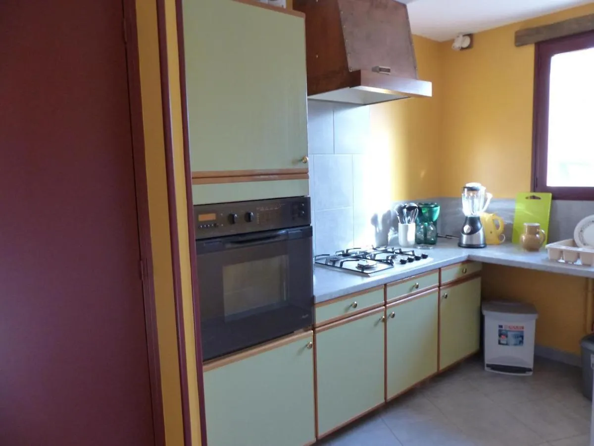 Gîte Dompierre-sur-Besbre, 4 pièces, 6 personnes - FR-1-489-51 France
