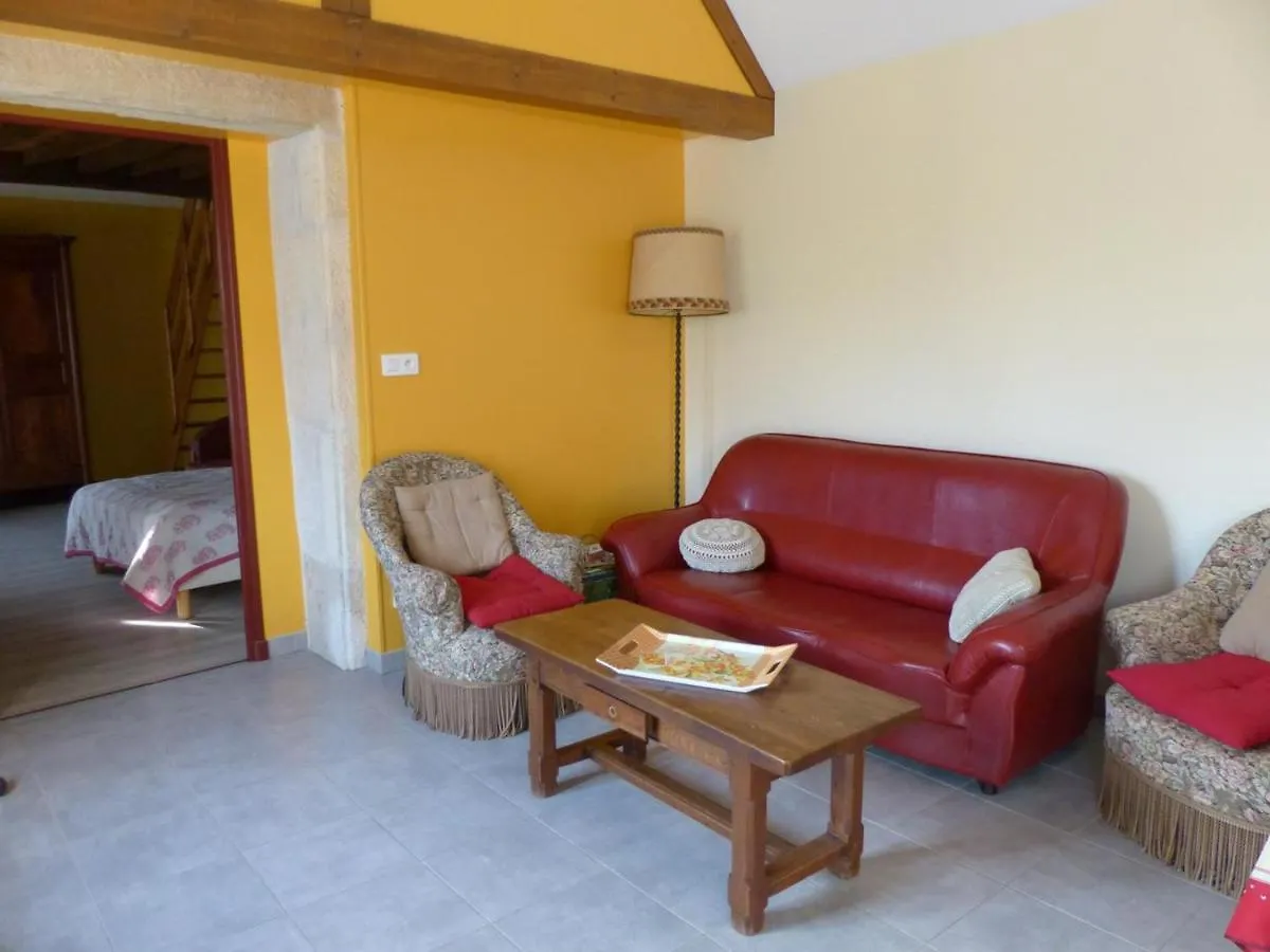 Gîte Dompierre-sur-Besbre, 4 pièces, 6 personnes - FR-1-489-51