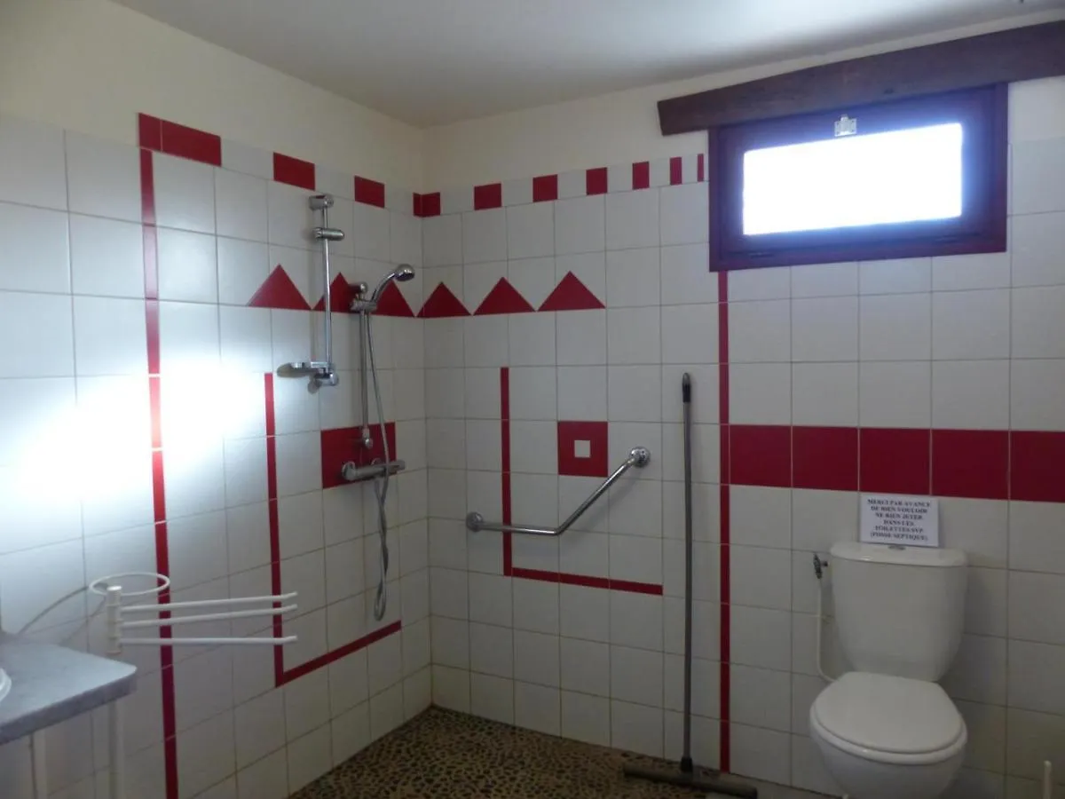 Gîte Dompierre-sur-Besbre, 4 pièces, 6 personnes - FR-1-489-51 0*, Dompierre-sur-Besbre France