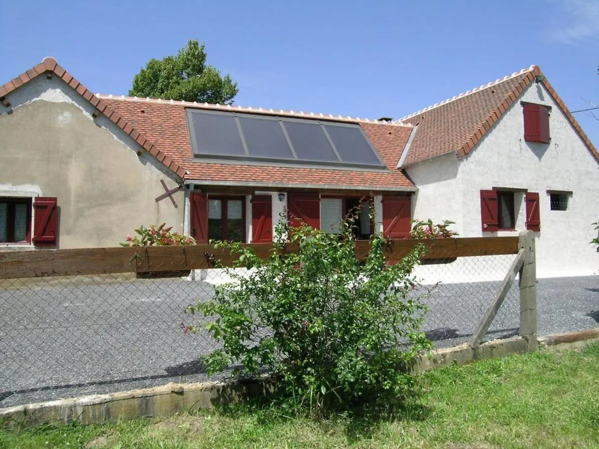 Gîte Dompierre-sur-Besbre, 4 pièces, 6 personnes - FR-1-489-51 0*, Dompierre-sur-Besbre
