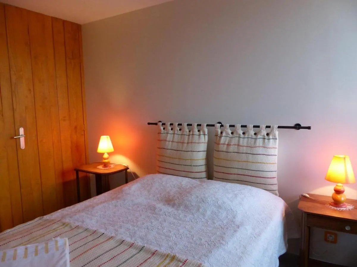 Gîte Dompierre-sur-Besbre, 4 pièces, 6 personnes - FR-1-489-51 Hébergement de vacances Dompierre-sur-Besbre