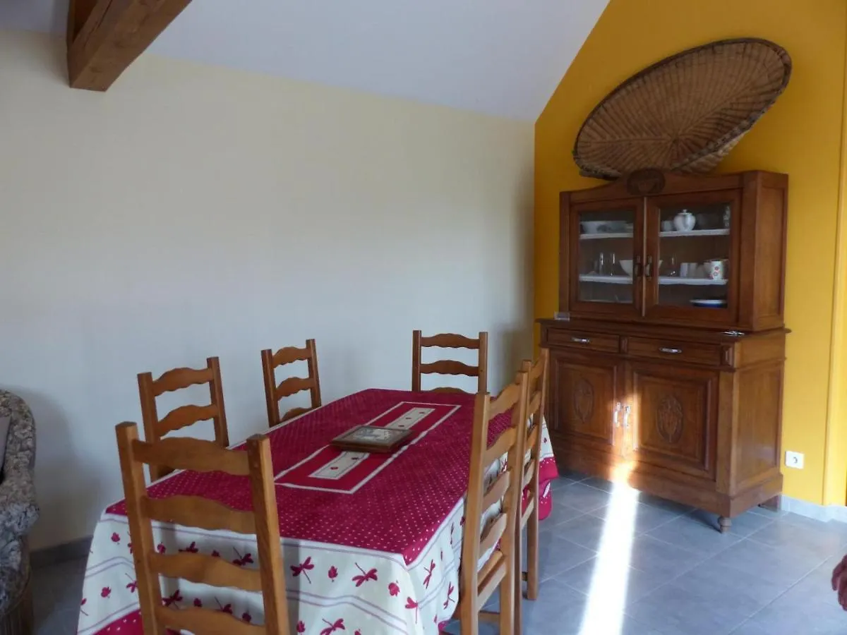 Holiday home Gite 3 Chambres Proche Attractions Avec Jardin & Wi-Fi - Fr-1-489-51 Dompierre-sur-Besbre